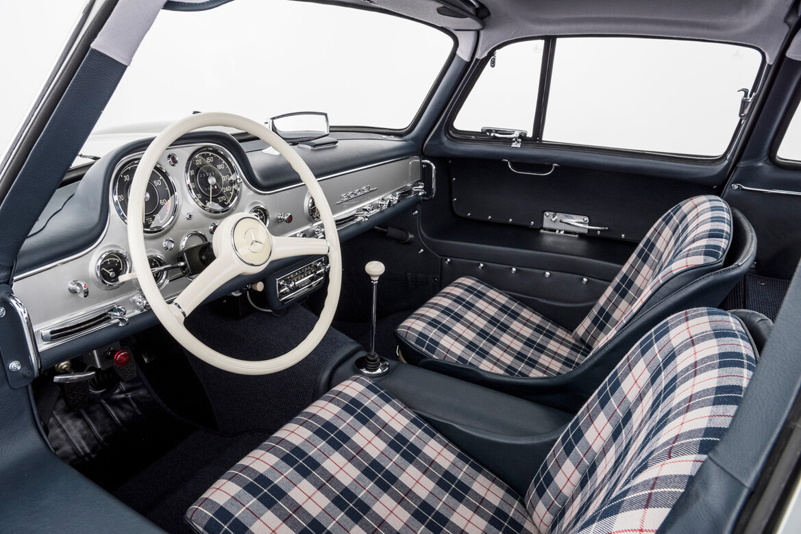 300 SL GULLWING(W 198) งานฝีมือรีสโตร์จากผลงาน BRABUS CLASSIC 6-STAR