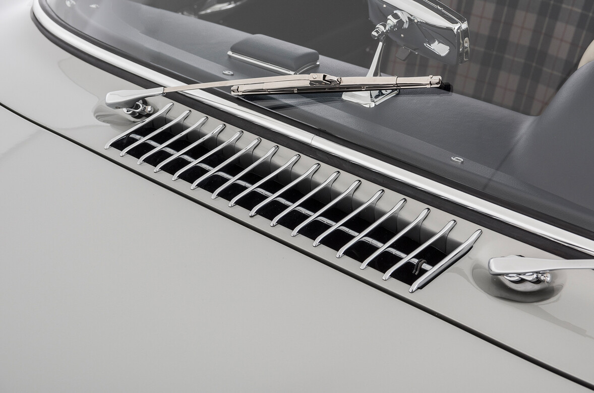 300 SL GULLWING(W 198) งานฝีมือรีสโตร์จากผลงาน BRABUS CLASSIC 6-STAR