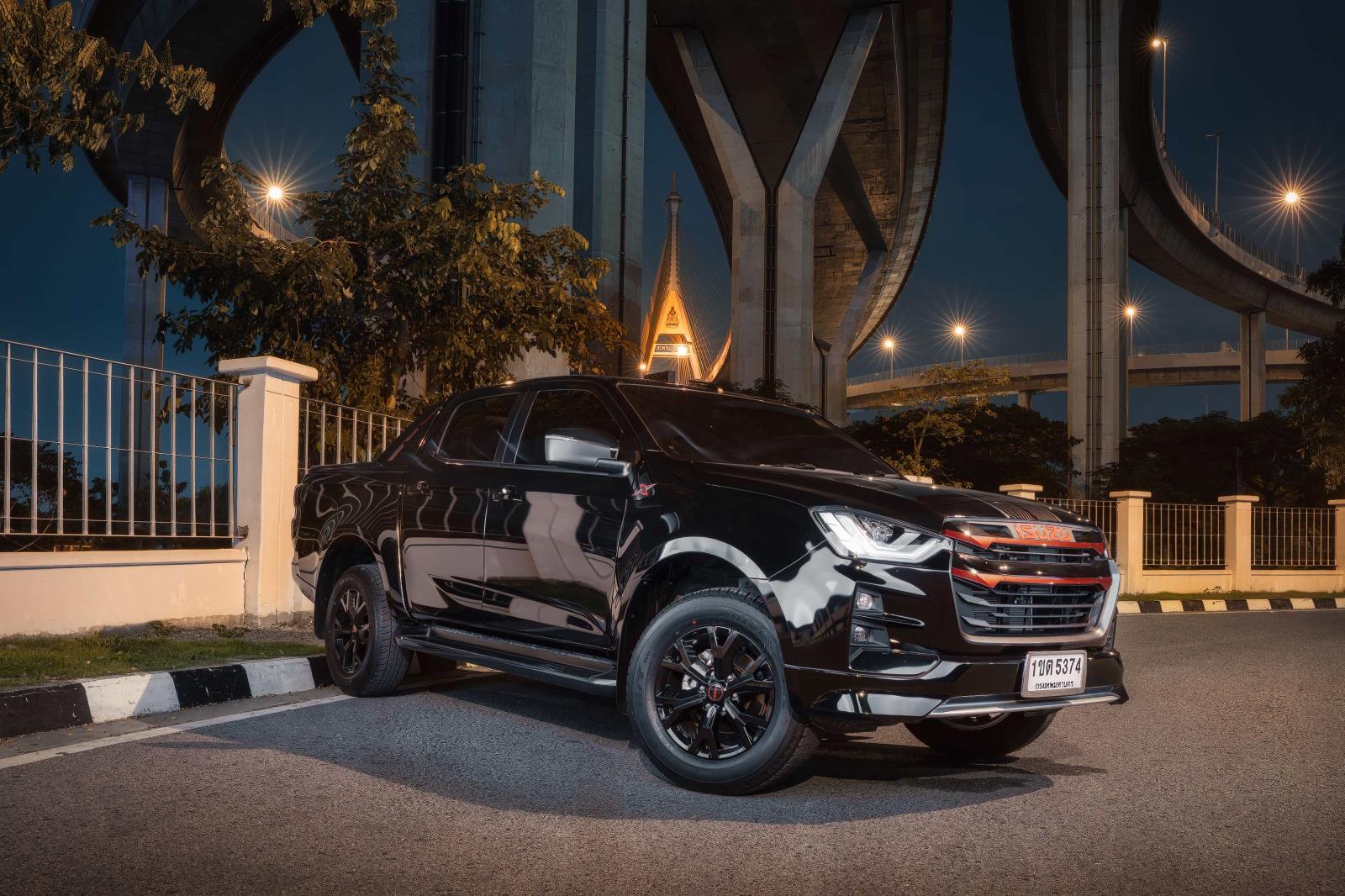 ท่องราตรียามค่ำคืนของกรุงเทพกับมุมมองแปลกใหม่ไปกับ NEW ISUZU X-SERIES รุ่น HI-Lander