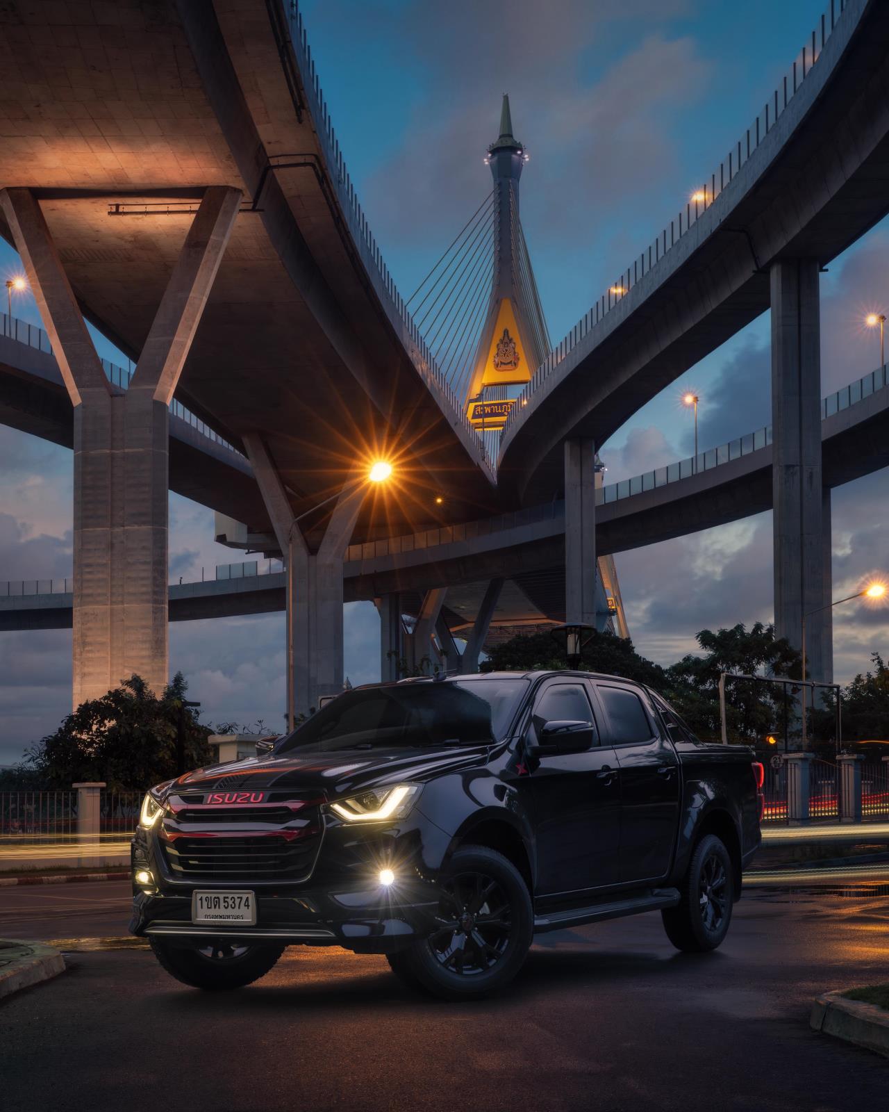 ท่องราตรียามค่ำคืนของกรุงเทพกับมุมมองแปลกใหม่ไปกับ NEW ISUZU X-SERIES รุ่น HI-Lander