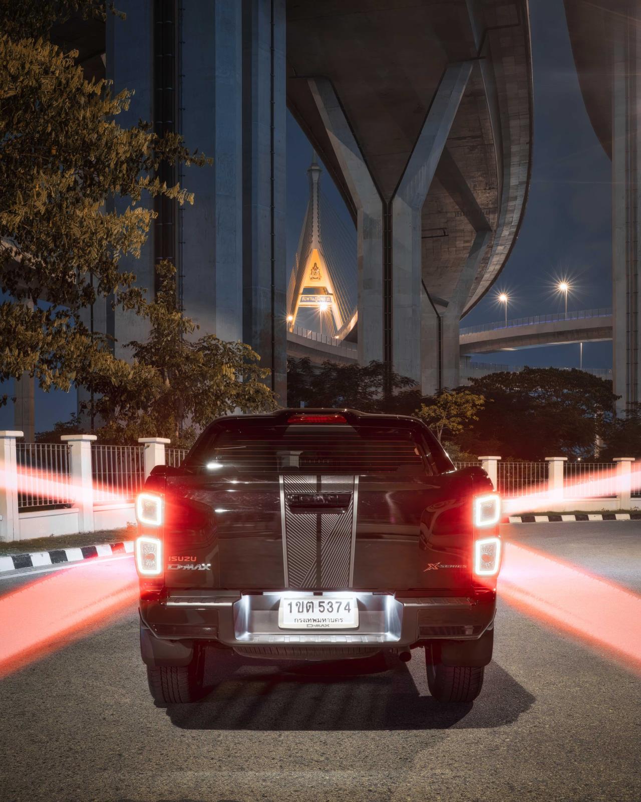 ท่องราตรียามค่ำคืนของกรุงเทพกับมุมมองแปลกใหม่ไปกับ NEW ISUZU X-SERIES รุ่น HI-Lander