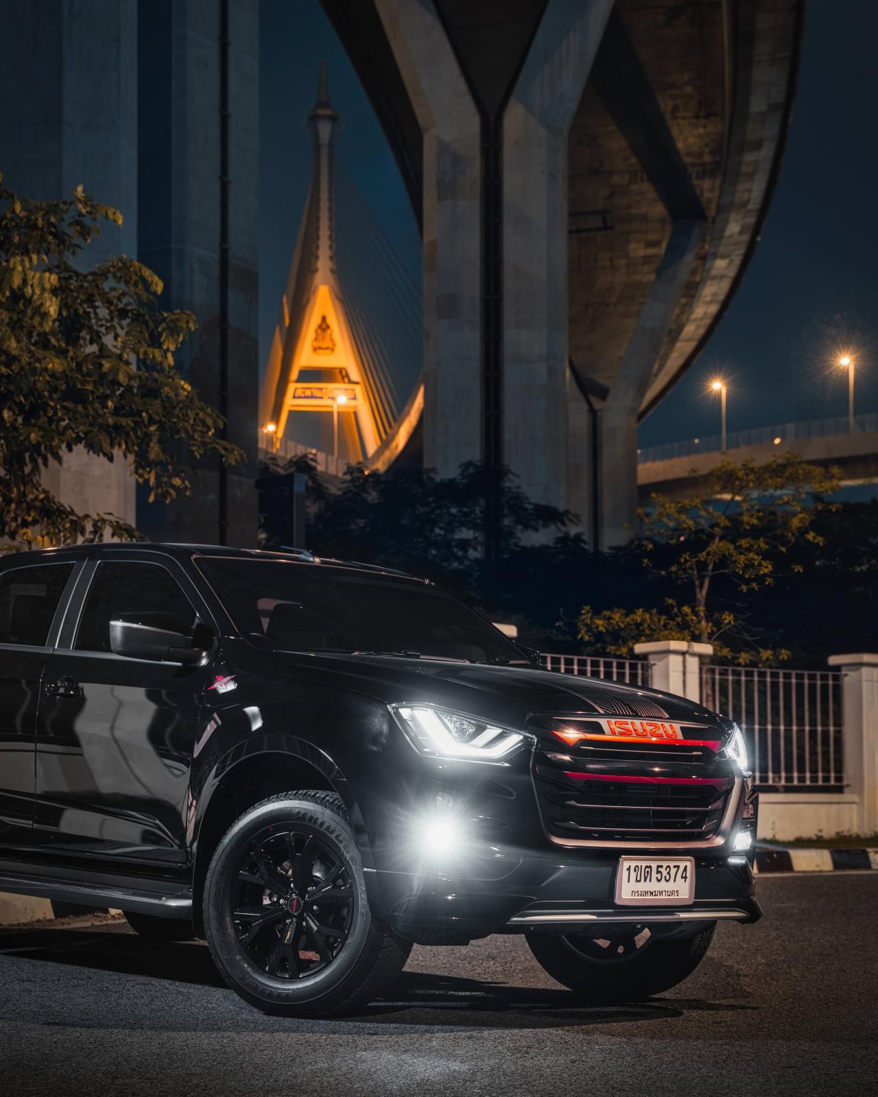 ท่องราตรียามค่ำคืนของกรุงเทพกับมุมมองแปลกใหม่ไปกับ NEW ISUZU X-SERIES รุ่น HI-Lander