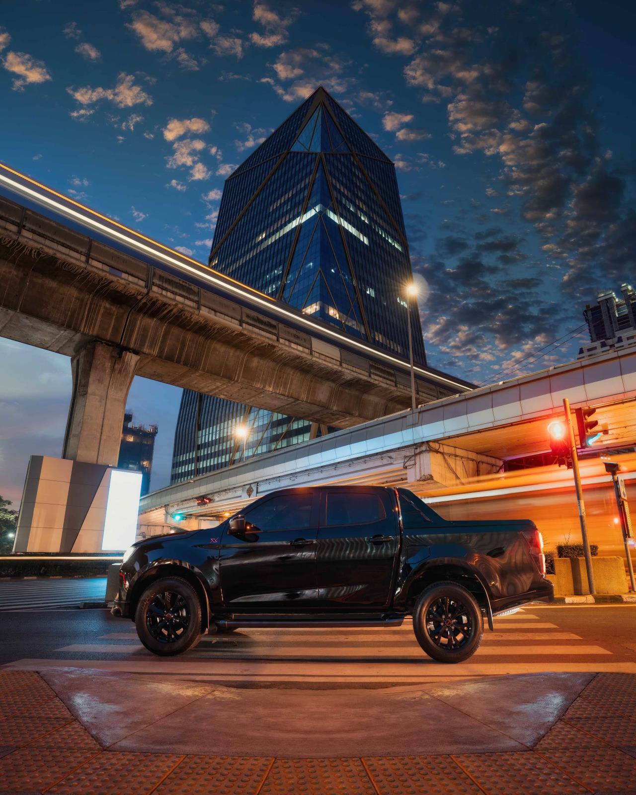 ท่องราตรียามค่ำคืนของกรุงเทพกับมุมมองแปลกใหม่ไปกับ NEW ISUZU X-SERIES รุ่น HI-Lander