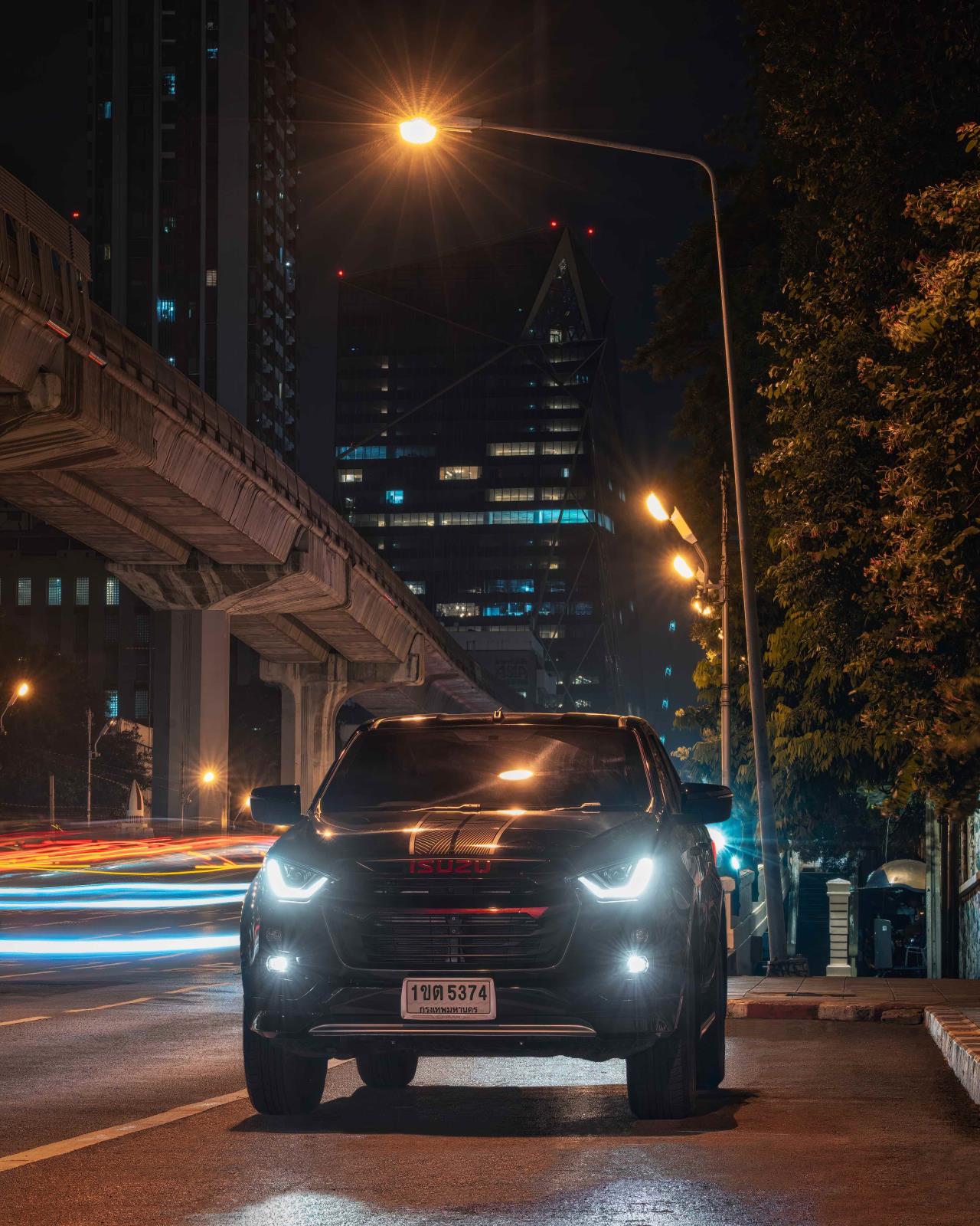 ท่องราตรียามค่ำคืนของกรุงเทพกับมุมมองแปลกใหม่ไปกับ NEW ISUZU X-SERIES รุ่น HI-Lander