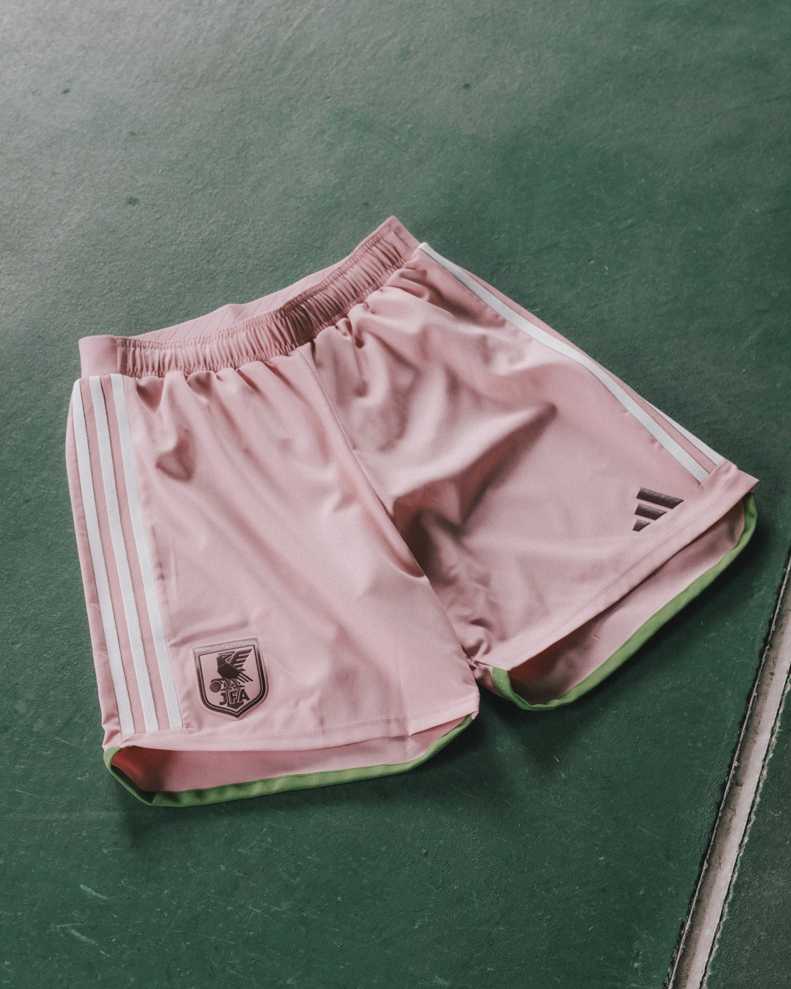adidas X NIGO คอลเลคชั่นที่ได้อาร์ตไดเรคเตอร์ระดับโลกร่วมออกแบบรับฟุตบอล FIFA WORLD CUP 2022