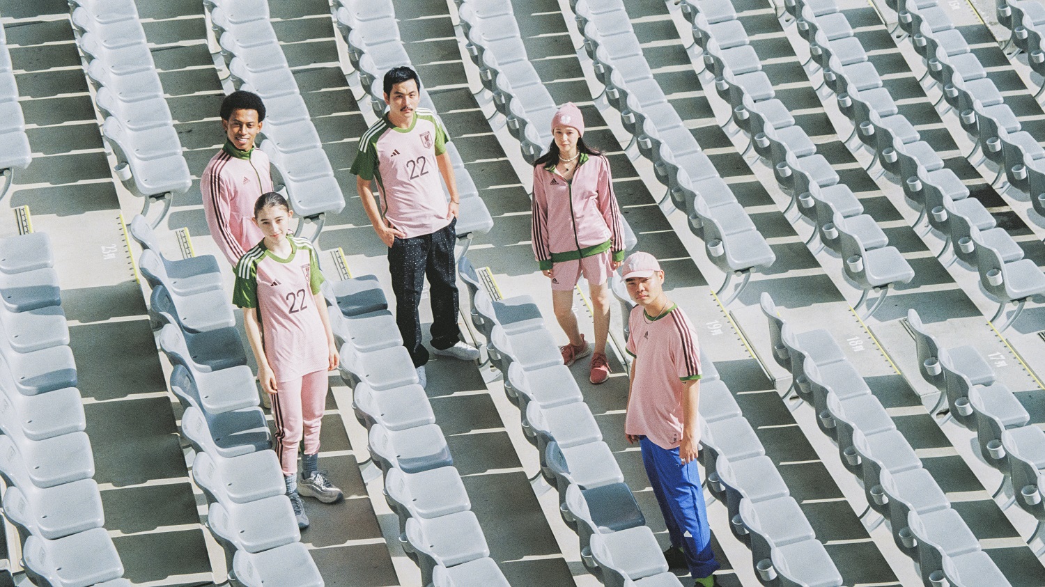 adidas X NIGO คอลเลคชั่นที่ได้อาร์ตไดเรคเตอร์ระดับโลกร่วมออกแบบรับฟุตบอล FIFA WORLD CUP 2022