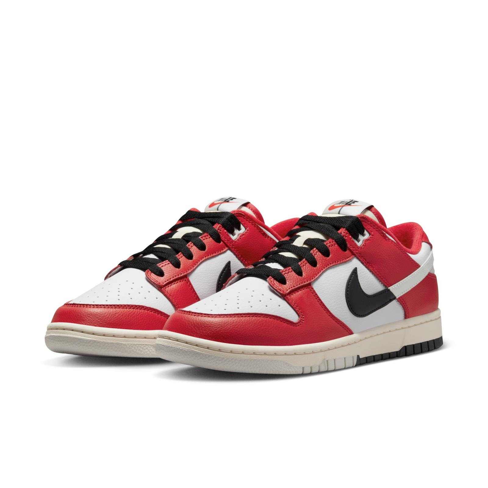 Nike Dunk Low Chicago Split "เเดง-ดำ-ขาว" กับเรื่องราวของสุดยอดทีมแห่งวงการบาสเกตบอล