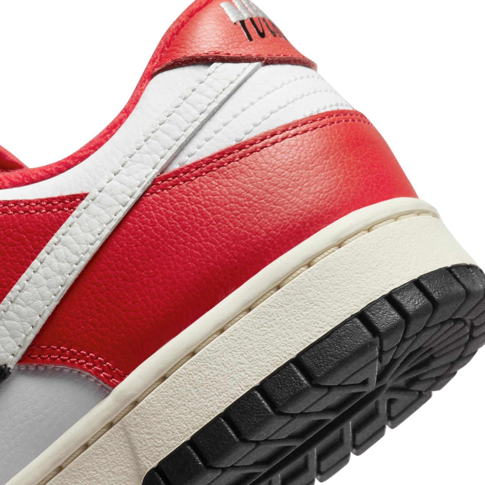 Nike Dunk Low Chicago Split "เเดง-ดำ-ขาว" กับเรื่องราวของสุดยอดทีมแห่งวงการบาสเกตบอล