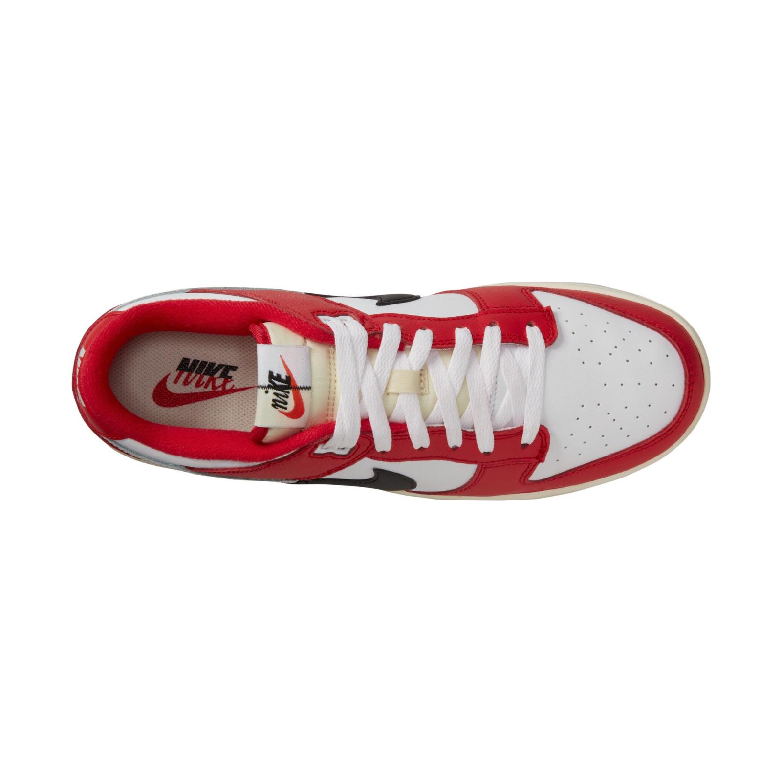 Nike Dunk Low Chicago Split "เเดง-ดำ-ขาว" กับเรื่องราวของสุดยอดทีมแห่งวงการบาสเกตบอล