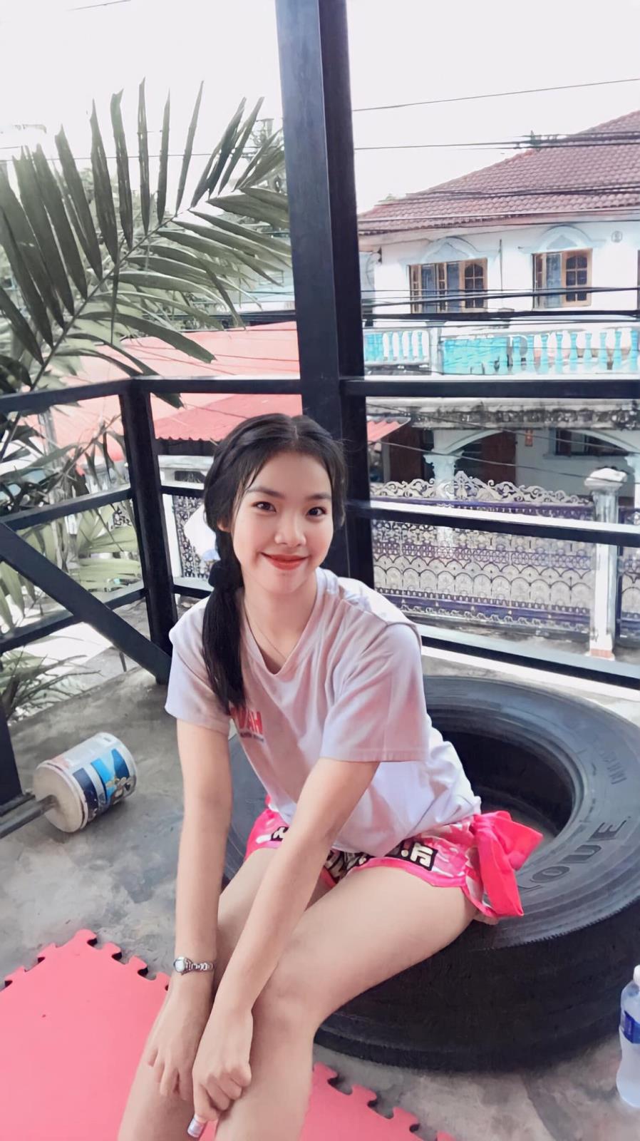 ลงคิวแจ้งเตือนแมตท์นี้ไว้ได้เลย!! คู่ชกที่น่าทะนุถนอมที่สุด ระหว่าง "หมอปิ่น"ดอกไม้งาม บุญลานนามวยไทย  กับ "ใบเฟิร์น” พลอยดารา หยกฟ้ามวยไทยยิม