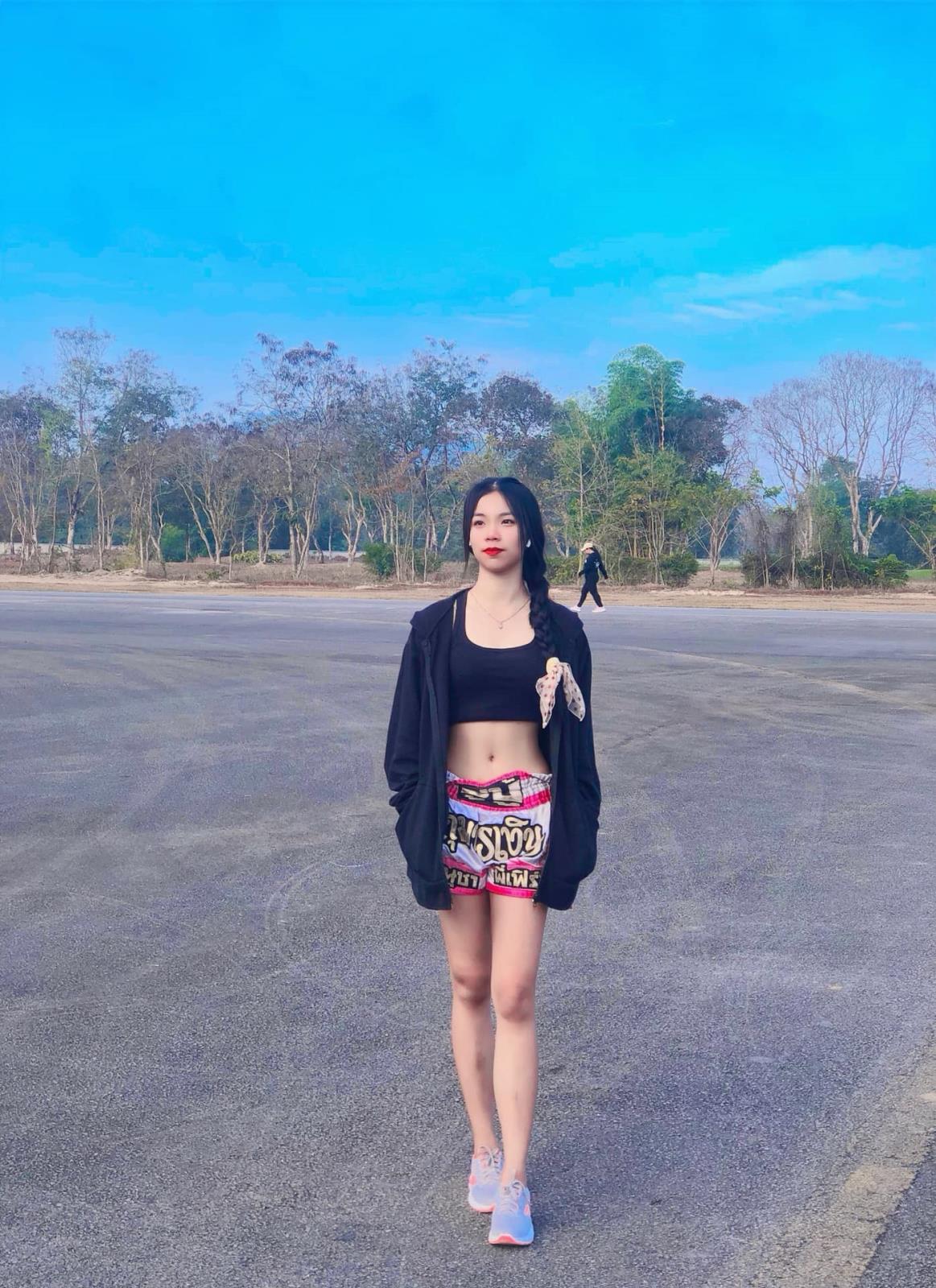 ลงคิวแจ้งเตือนแมตท์นี้ไว้ได้เลย!! คู่ชกที่น่าทะนุถนอมที่สุด ระหว่าง "หมอปิ่น"ดอกไม้งาม บุญลานนามวยไทย  กับ "ใบเฟิร์น” พลอยดารา หยกฟ้ามวยไทยยิม