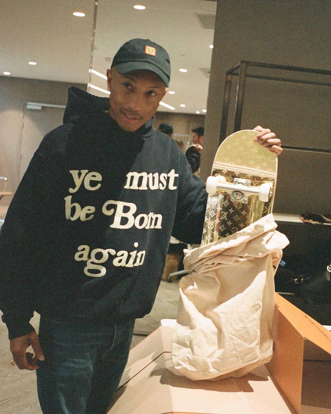 @skateboard อินสตราแกรมใหม่ล่าสุดของ "Pharrell Williams" กับความสนุกที่กำลังมาเยือน หลังร่วมงานกับ Louis Vuitton