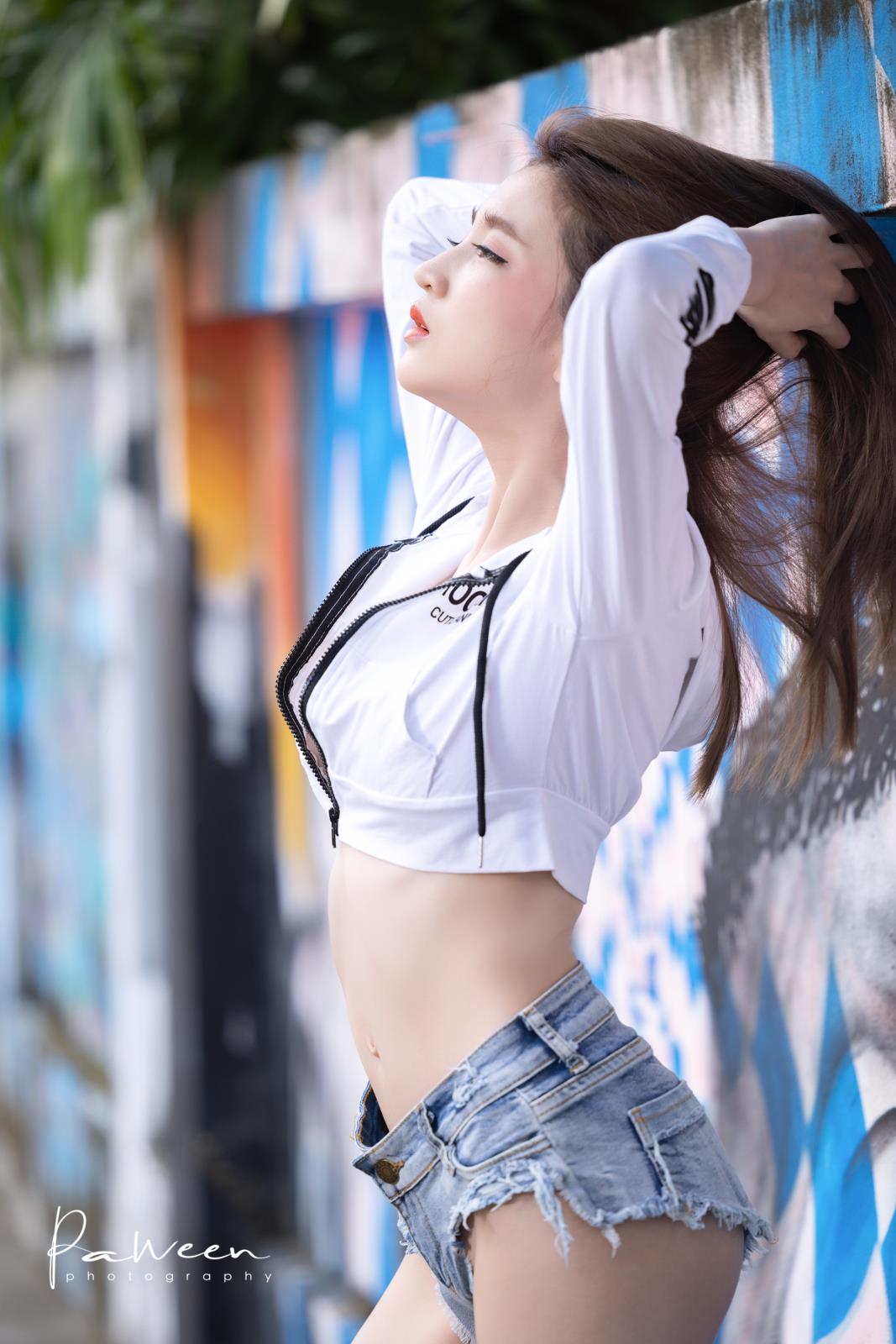‘มิ้งค์ มิ่งโกมุท’ หญิงสาวผู้รันวงการเซ็กซี่  เจ้าของฉายาหน้ามัธยม นมมหา’ลัย