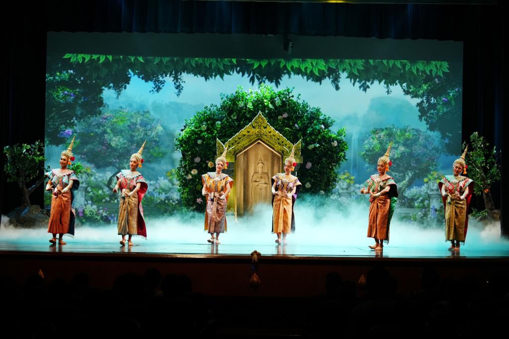 ภาพ: Sala Chalermkrung - ศาลาเฉลิมกรุง