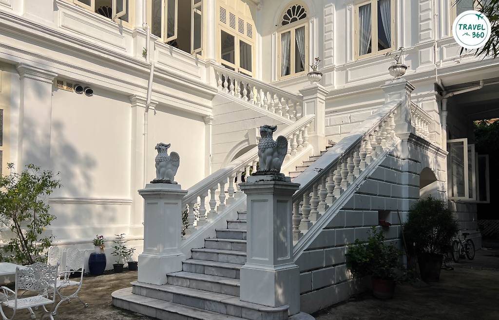 อีกมุมหนึ่งของพระตำหนักใหญ่