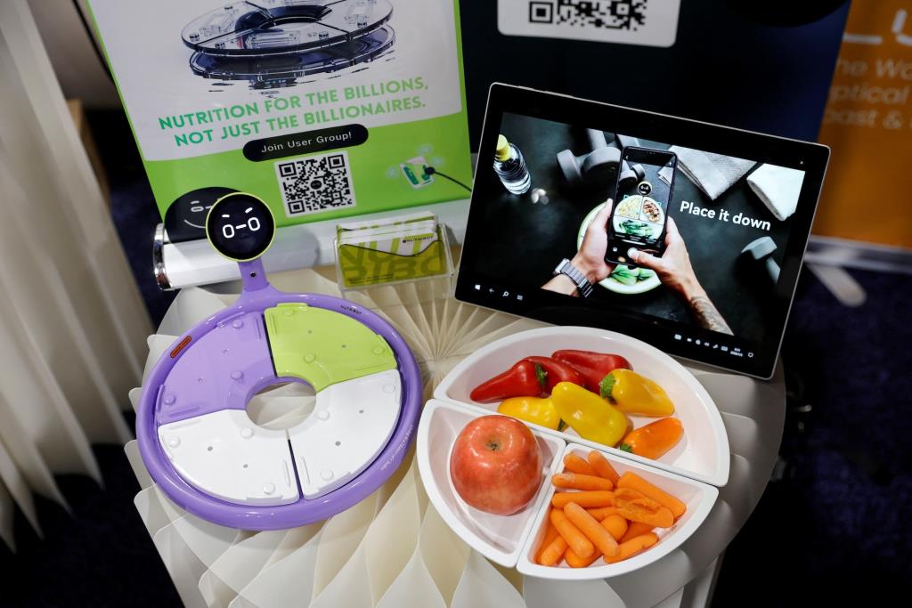   Nutribot หุ่นยนต์นักโภชนาการ AI ในจานอัจฉริยะ 