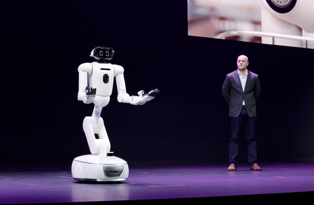 CLOiD ถูกออกเสียงบนเวทีว่า 