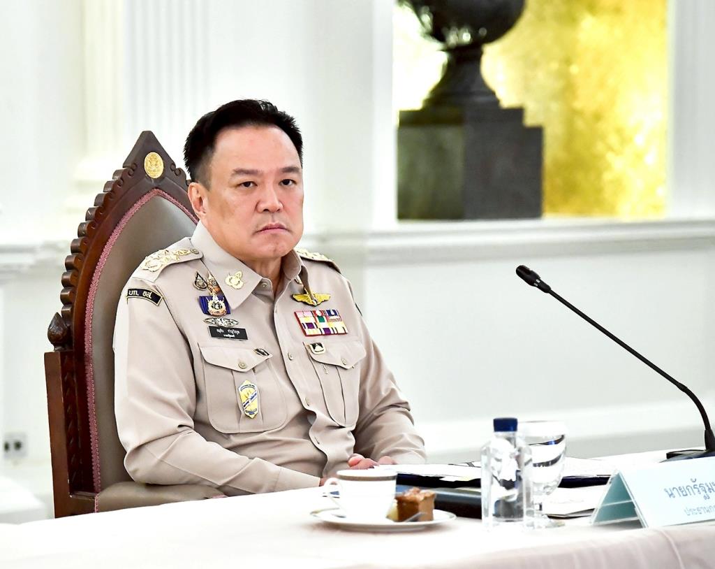 อนุทิน ชาญวีรกูล