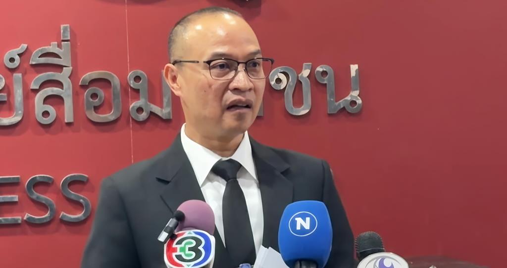 พล.ต.ท.ไตรรงค์ ผิวพรรณ รองจเรตำรวจแห่งชาติ ในฐานะรองโฆษกสำนักงานตำรวจแห่งชาติ