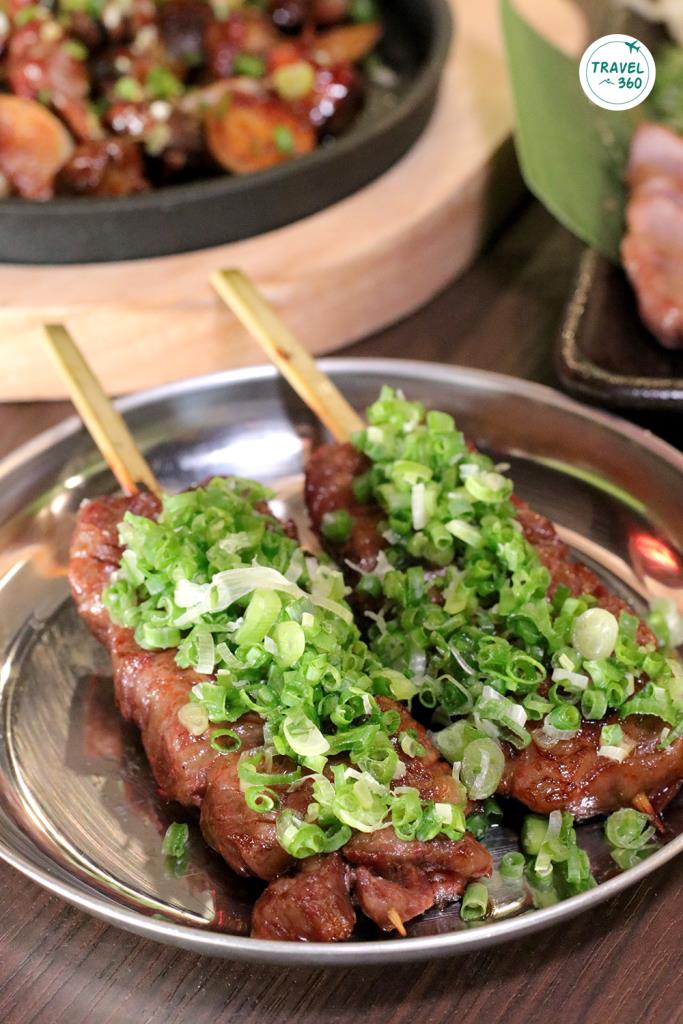 เนื้อกระบังลมโรยด้วยต้นหอม