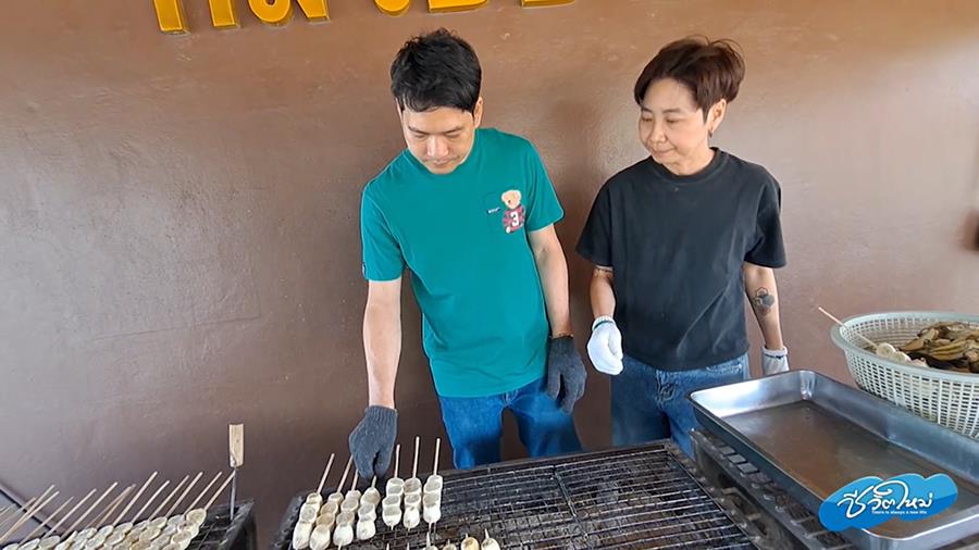 วันนี้ก็มีนักเรียนมาเรียนสูตรการทำกล้วยปิ้งด้วย 1 ราย