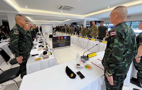 คณะผู้ช่วยทูตทหารต่างประเทศลงพื้นที่รับฟังข้อมูลเหตุปะทะชายแดนด้าน จ.อุบลราชธานี
