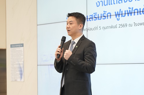 นพ.นิพัฒน์ กุหลาบขาว ประธานมูลนิธิวิมุต และประธานเจ้าหน้าที่บริหาร บริษัท โรงพยาบาลวิมุต โฮลดิ้ง จำกัด 