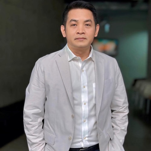 รศ.ดร.สุริยะใส กตะศิลา คณบดีวิทยาลัยผู้นำและนวัตกรรมสังคม มหาวิทยาลัยรังสิต 