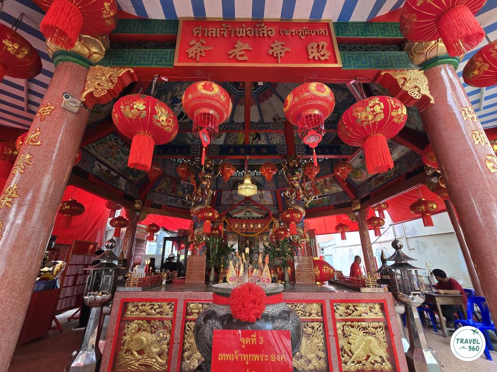 ศาลเจ้าพ่อเสือ ย่านคลองสาน
