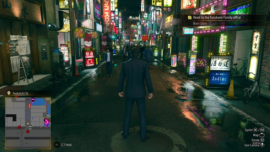 แสงสีจัดเต็ม ยามค่ำคืน