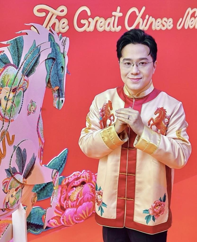 อ.คฑา ชินบัญชร