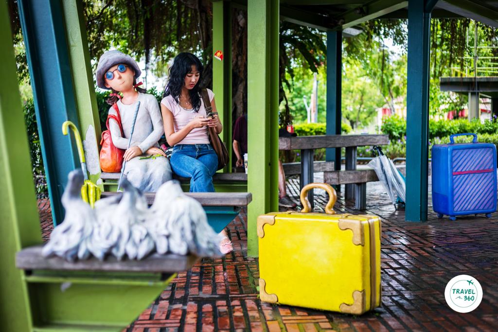 รูปปั้นเด็กหญิงตาบอดจาก Sound of Colors 