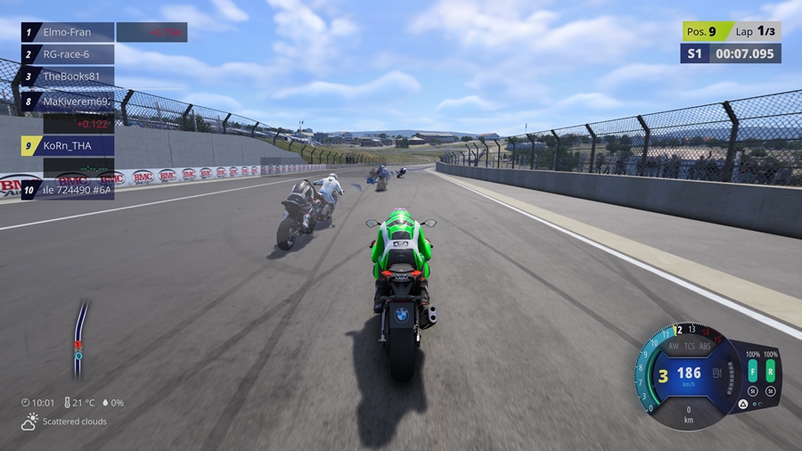 ร่างเงาวิ่งทะลุผ่านกัน ไม่มีปาด ไม่มีชน ไม่มีหัวร้อนแน่นอน