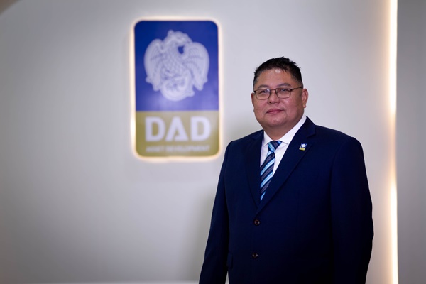    ดร. ธีธัช สุขสะอาด รักษาการกรรมการผู้จัดการ บริษัท ธนารักษ์พัฒนาสินทรัพย์ จำกัด หรือ DAD Asset Development