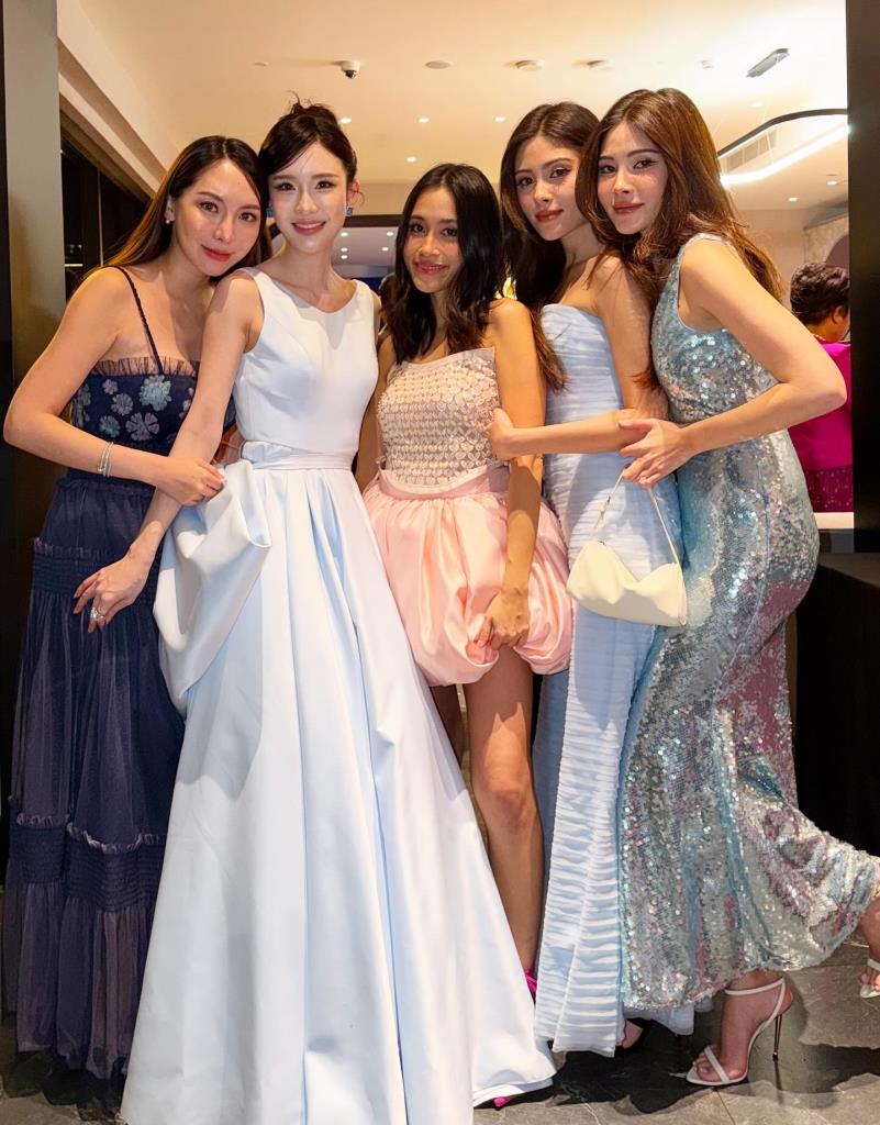 เอมษิกา โชติวิจิตร, อภินรา ศรีกาญจนา, ภิพัชรา แก้วจินดา, นิโคล และคามิลล่า กิตติวัฒน์ 