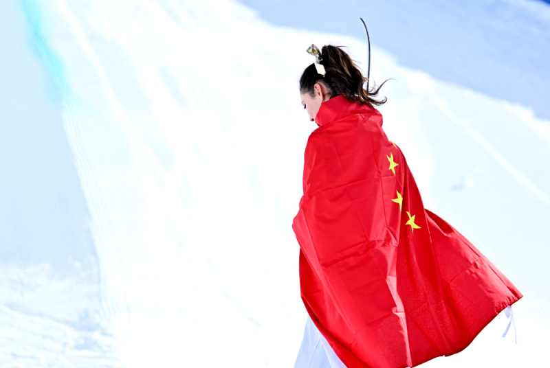 เจ้าหญิงหิมะ ไอลีน กู่ แชมป์โอลิมปิกแห่งสนามแข่งขันสกีฟรีสไตล์ ใน มิลาโน คอร์ตินา เกมส์