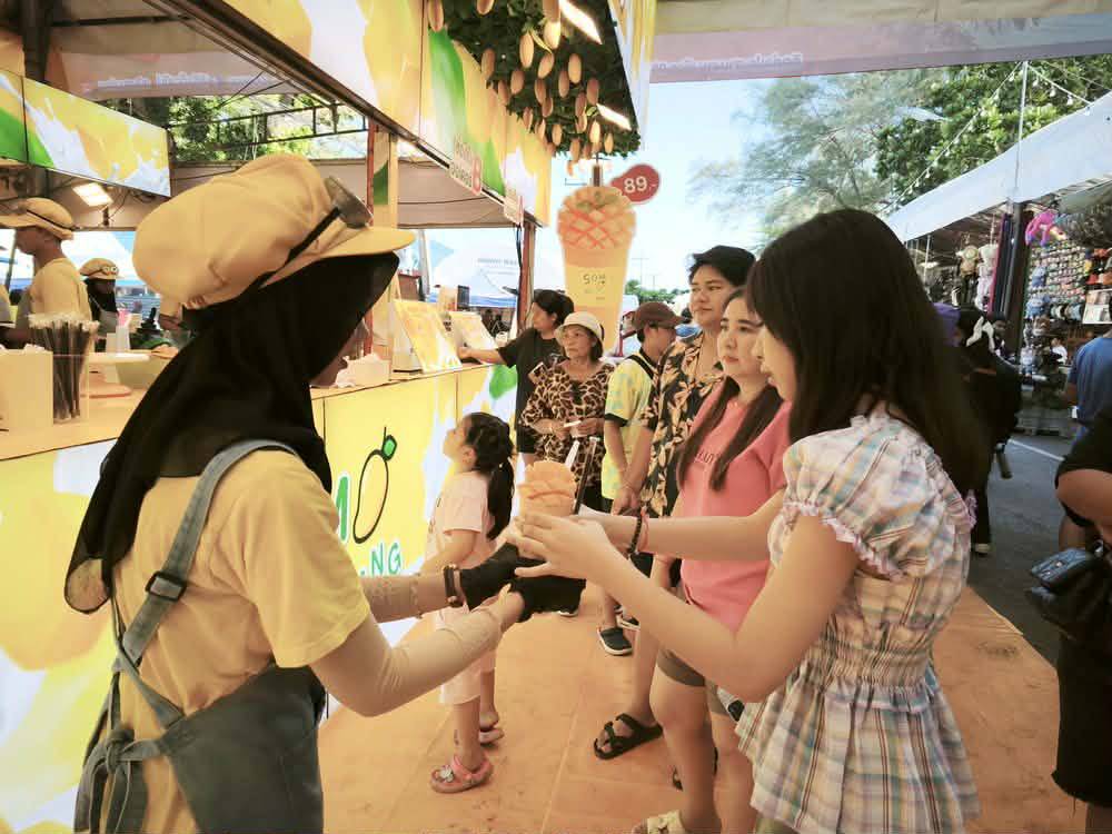 ส้มม่วง ร้านดังโซเชียล สุดปังในงานปล่อยเต่า พังงา 