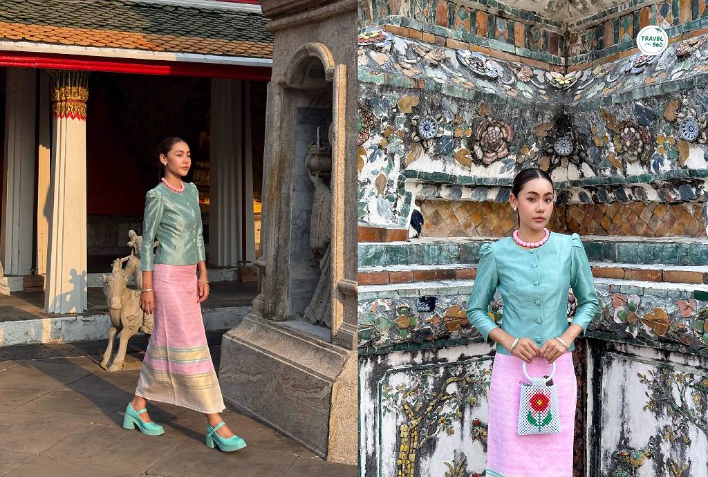 Soft Power นักท่องเที่ยวสวมชุดไทยถ่ายภาพกับพระปรางค์วัดอรุณ