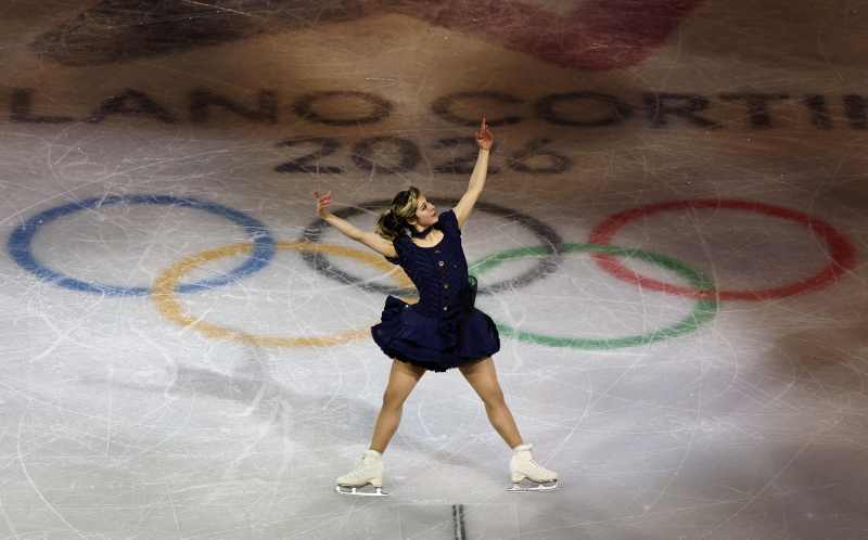 อลิซา หลิว โชว์การแสดงสเกตลีลาชุดพิเศษ (Exhibition Gala Figure Skating) ระหว่างการแข่งขันโอลิมปิกฤดูหนาว Milano Cortina 2026 (แฟ้มภาพรอยเตอร์)