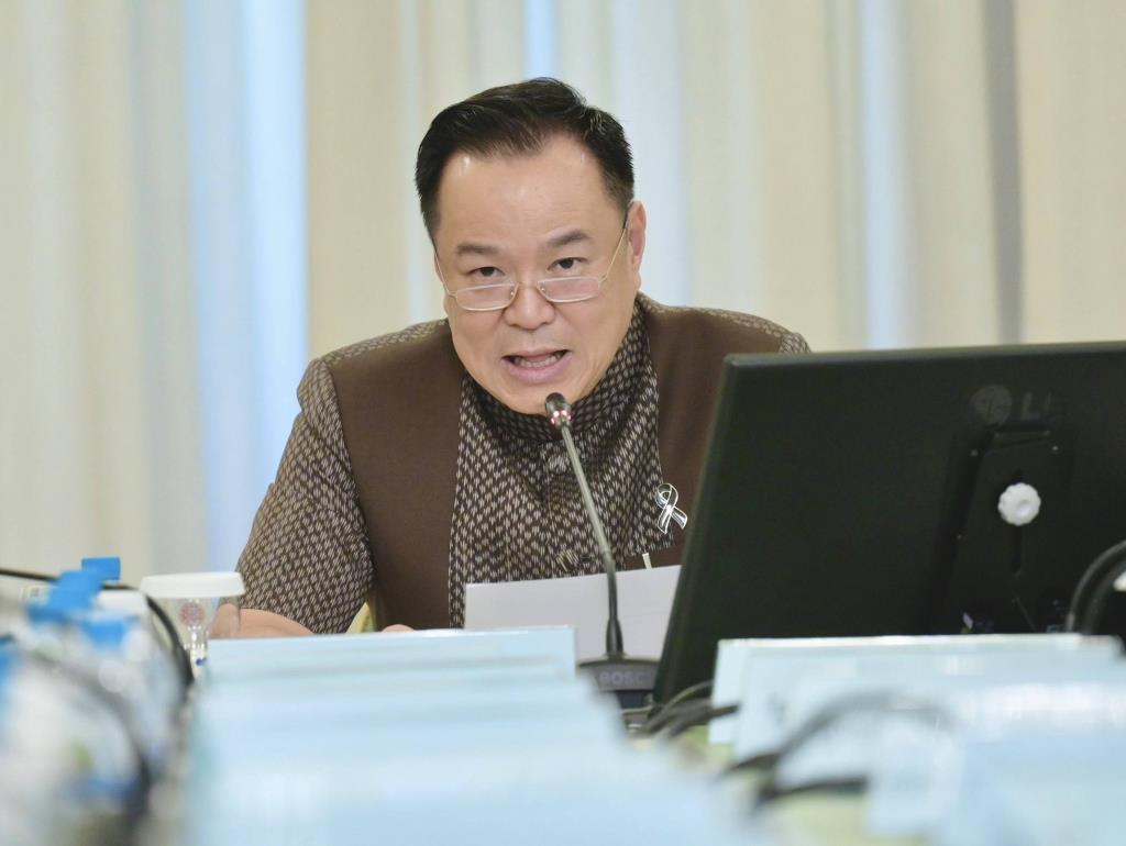 อนุทิน ชาญวีรกูล  
