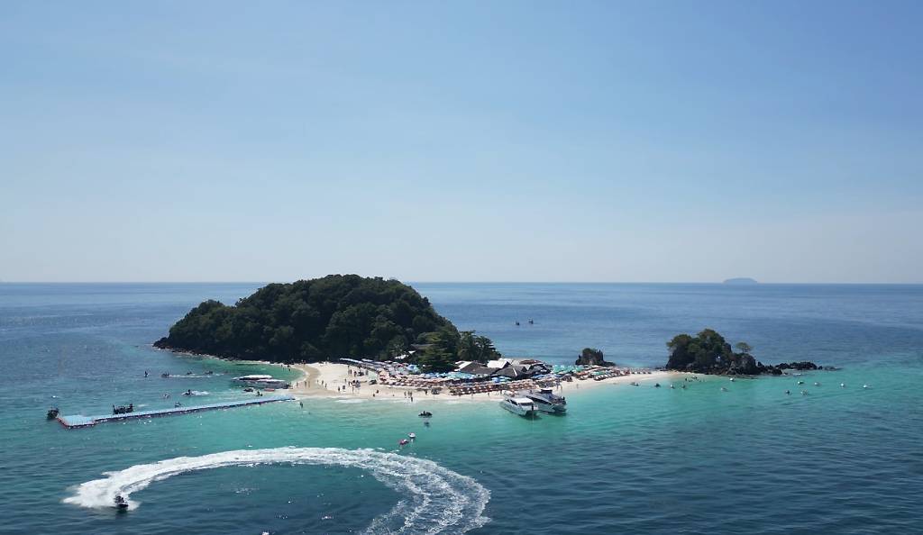 เกาะไข่นอก (ภาพ : อโนทัย งานดี) 