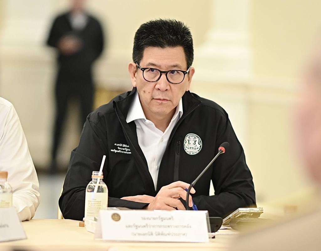 เอกนิติ นิติทัณฑ์ประภาศ รองนายกรัฐมนตรี และรัฐมนตรีว่าการกระทรวงการคลัง  
