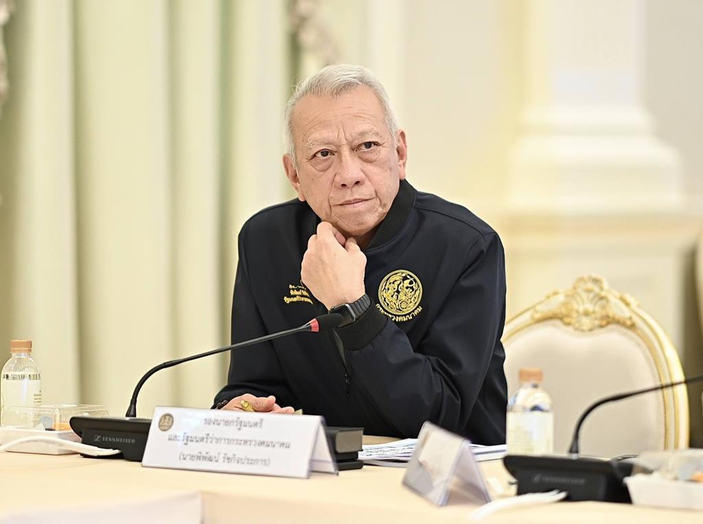 พิพัฒน์ รัชกิจประการ รองนายกรัฐมนตรี และรัฐมนตรีว่าการกระทรวงคมนาคม