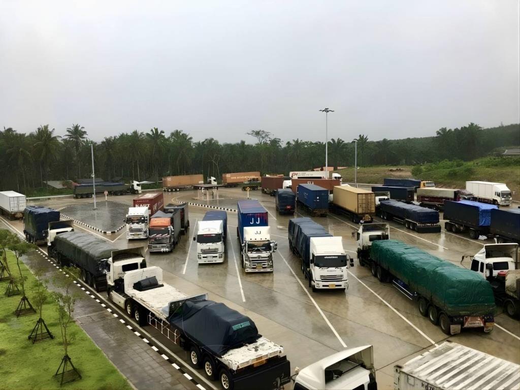 ผ่ามติครม.อัด 2 พันล้านอุ้มรถขนส่งกว่า 4.6 แสนคัน ดีเซลพุ่งสูง ส่อคุมต้นทุนไม่ไหว-คนไทยเตรียมจ่ายค่าเดินทางเพิ่ม