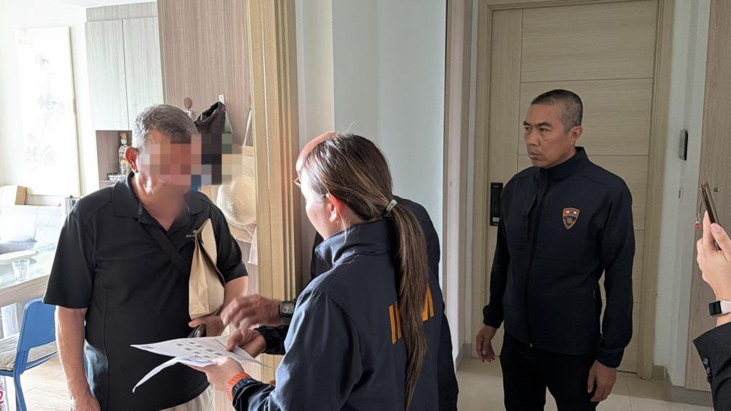 บุกรวบวิศวกรชาวตุรกีหนีคดีเกี่ยวข้องเหตุตึกถล่มในประเทศบ้านเกิดซ่อนตัวใน รร.เมืองพัทยา