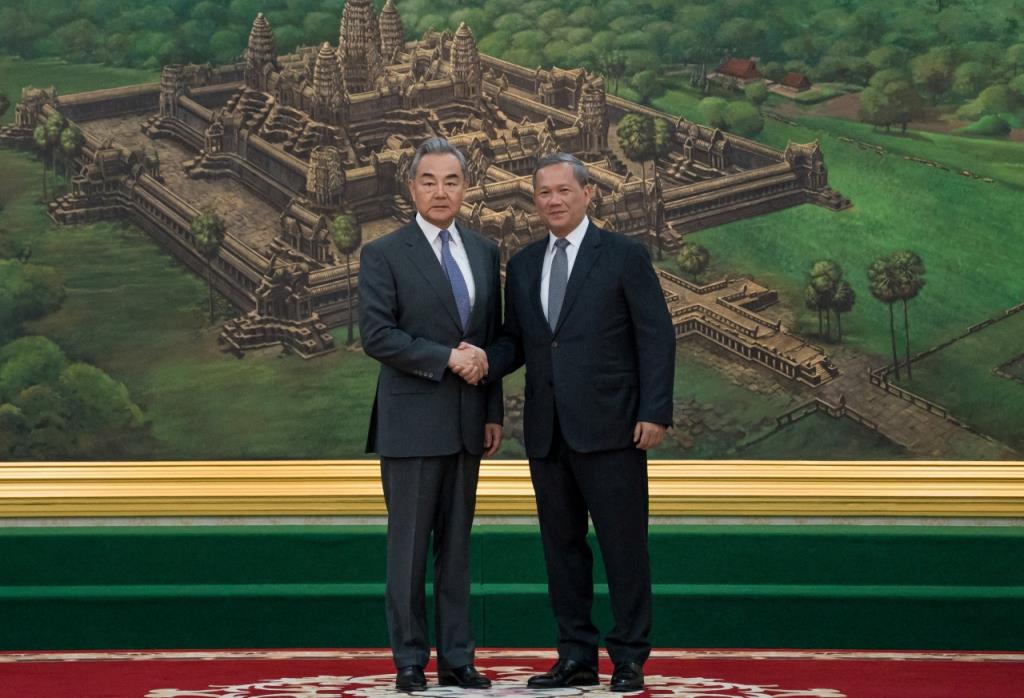 “หวัง อี้” ร้อง “ฮุน มาเนต” กำจัดศูนย์หลอกลวงออนไลน์ในกัมพูชาให้หมดสิ้น