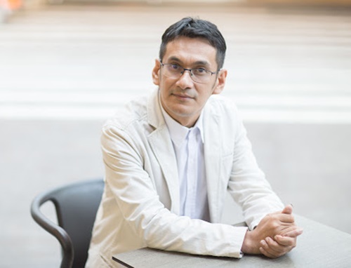 ผศ.ดร.มาโนชญ์ อารีย์ อาจารย์ประจำภาควิชารัฐศาสตร์ คณะสังคมศาสตร์ มหาวิทยาลัยศรีนครินทรวิโรฒ (มศว)  