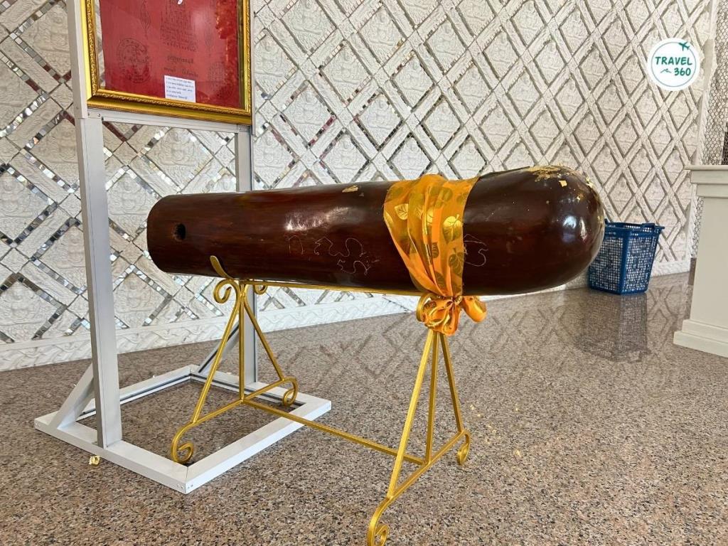 ปลัดขิกหลวงพ่ออี๋ในตำนาน  