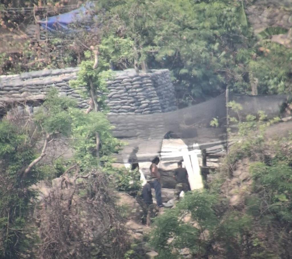 เขมรขึงผ้าฟ้าปริศนาขยับแนวเข้าประชิดช่องซำแต ฝ่ายไทยตะโกนเตือนหยุดยั่วยุ ต่างฝ่ายต่างอยู่