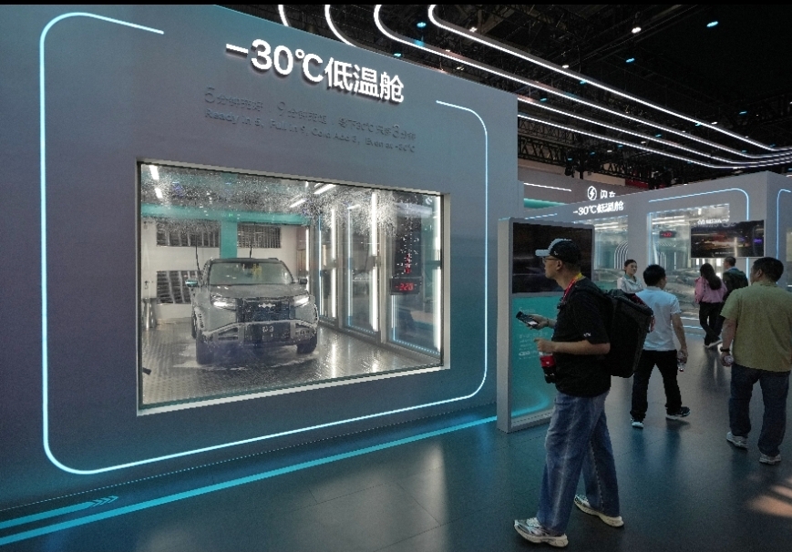 บีวายดีโชว์ชาร์จรถในห้องอุณหภูมิติดลบ